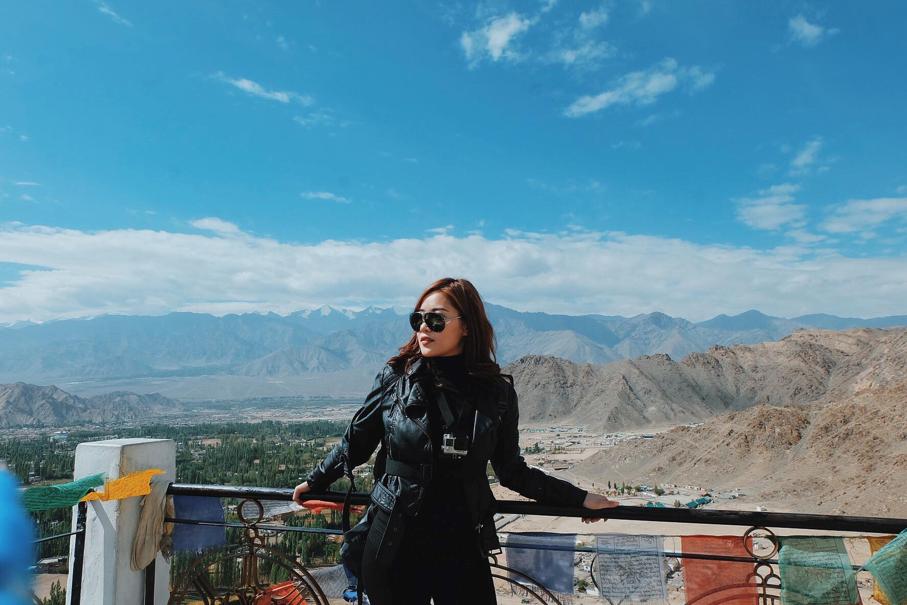 Hot girl Milan Phạm và những bức hình check-in nóng bỏng khắp thế giới