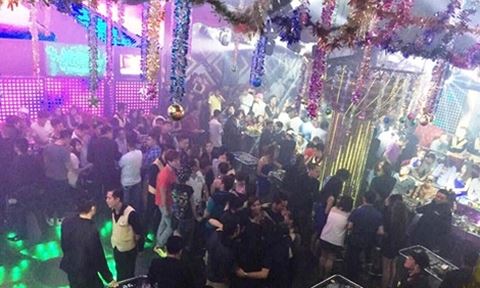 Gần trăm cảnh sát đột kích vũ trường bắt dân chơi phê ma túy