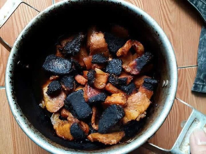 Khoe món ăn giàu protein bạn gái làm, chàng trai khiến cư dân mạng cười rớt hàm khi vừa nhìn thấy ảnh