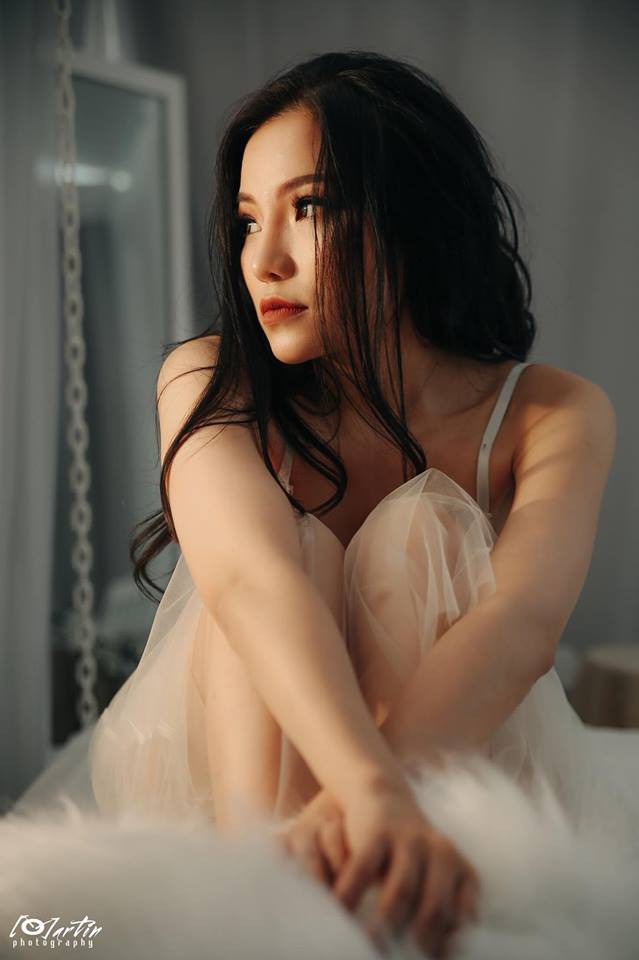 Lý Phương Châu nói về bộ ảnh sexy đầu đời: Tôi 28, gợi cảm chứ không gợi dục