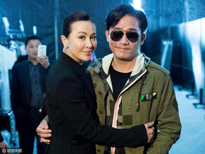 Sao Cbiz và những cặp vợ chồng đối với nhau như người dưng nước lã