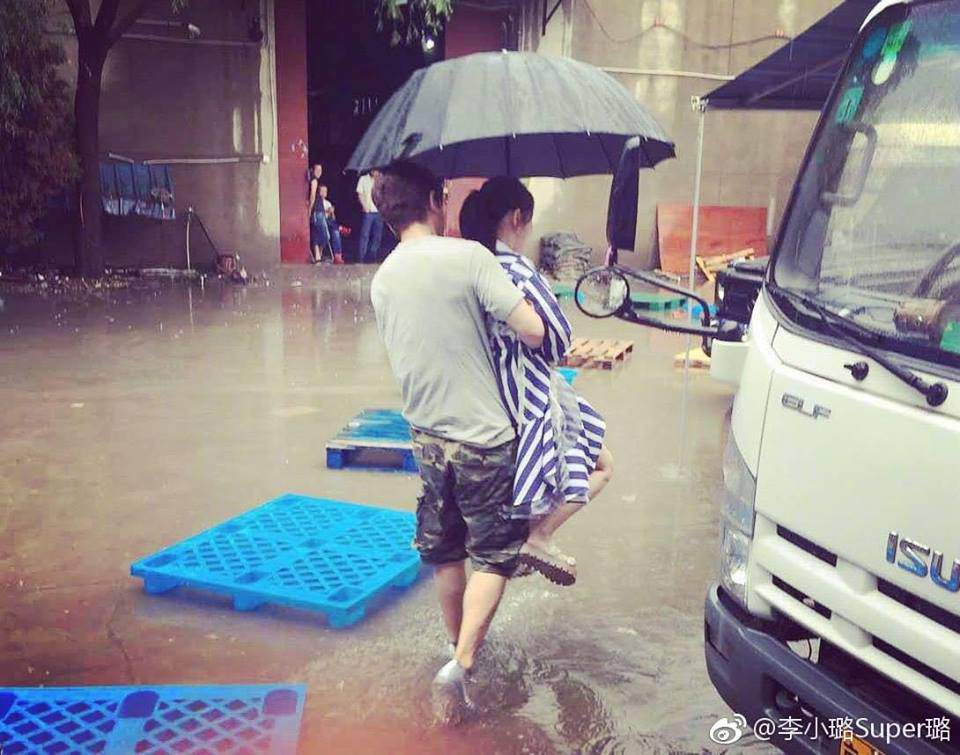 Sao Cbiz và những cặp vợ chồng đối với nhau như người dưng nước lã