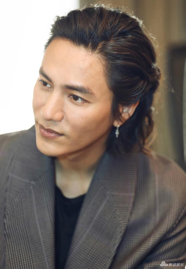 Trần Khôn trải lòng với năm 2018 bận rộn: Tự kiêu là một cảm xúc rất đẹp