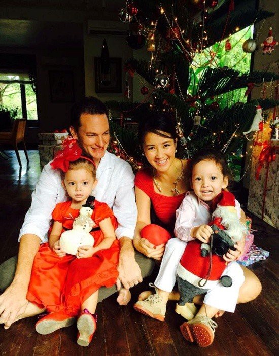 Cuộc sống của Hồng Nhung và chồng tây kém 3 tuổi trước khi tuyên bố ly hôn như thế nào?