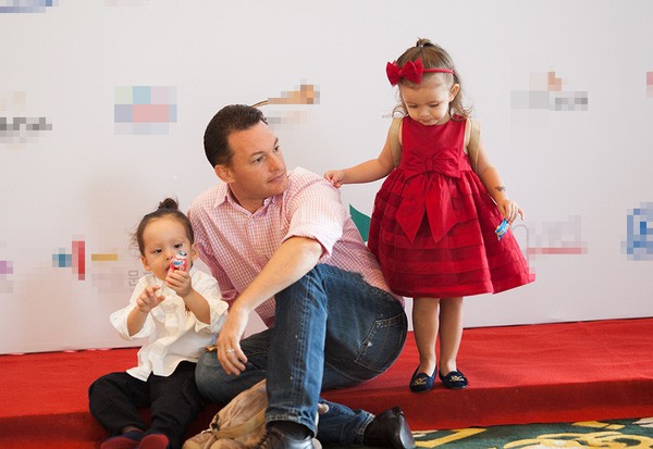 Cuộc sống của Hồng Nhung và chồng tây kém 3 tuổi trước khi tuyên bố ly hôn như thế nào?