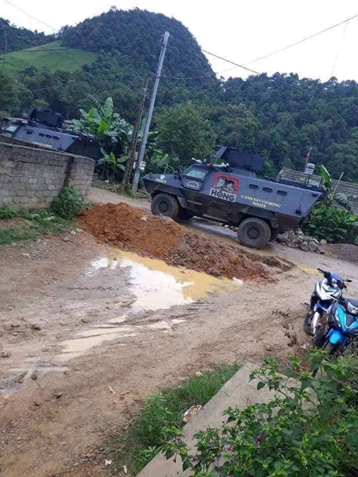 Hàng trăm cảnh sát cùng xe bọc thép tấn công thủ phủ ma túy