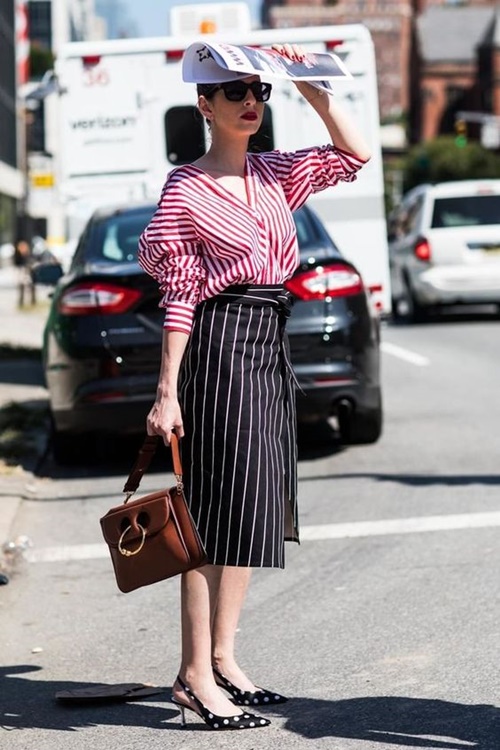 10 trang phục giúp bạn trẻ ra 5 tuổi