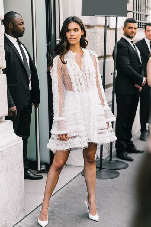 10 trang phục giúp bạn trẻ ra 5 tuổi