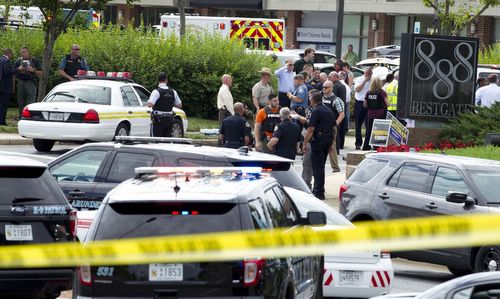 Khung cảnh như vùng chiến sự tại tòa soạn báo Mỹ bị xả súng