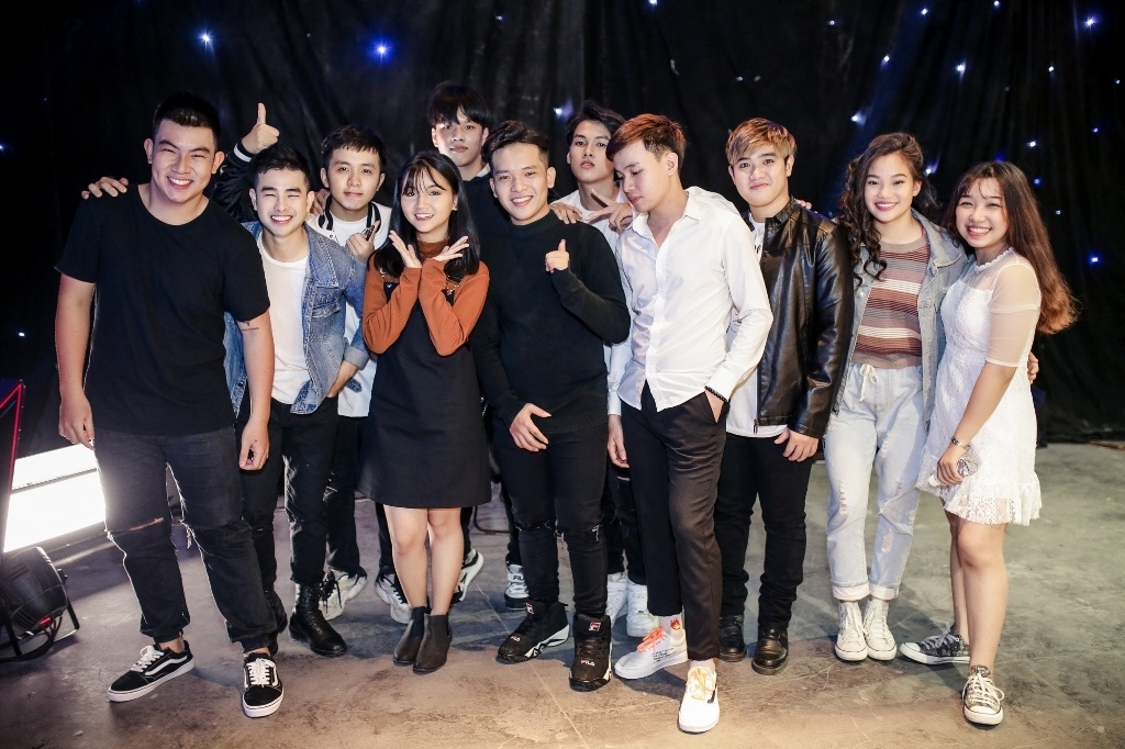 The Debut tập 4: Hương Tràm yêu cầu 2 giám khảo còn lại xin lỗi, Đức Phúc khóc nức nở trên ghế nóng The Debut tập 4: Hương Tràm yêu cầu 2 giám khảo còn lại xin lỗi, Đức Phúc khóc nức nở trên ghế nóng