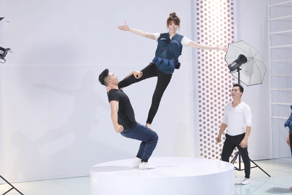 Khi đàn ông mang bầu tập 6: Hari Won ngã đau khi tập xiếc cùng Quốc Cơ - Quốc Nghiệp