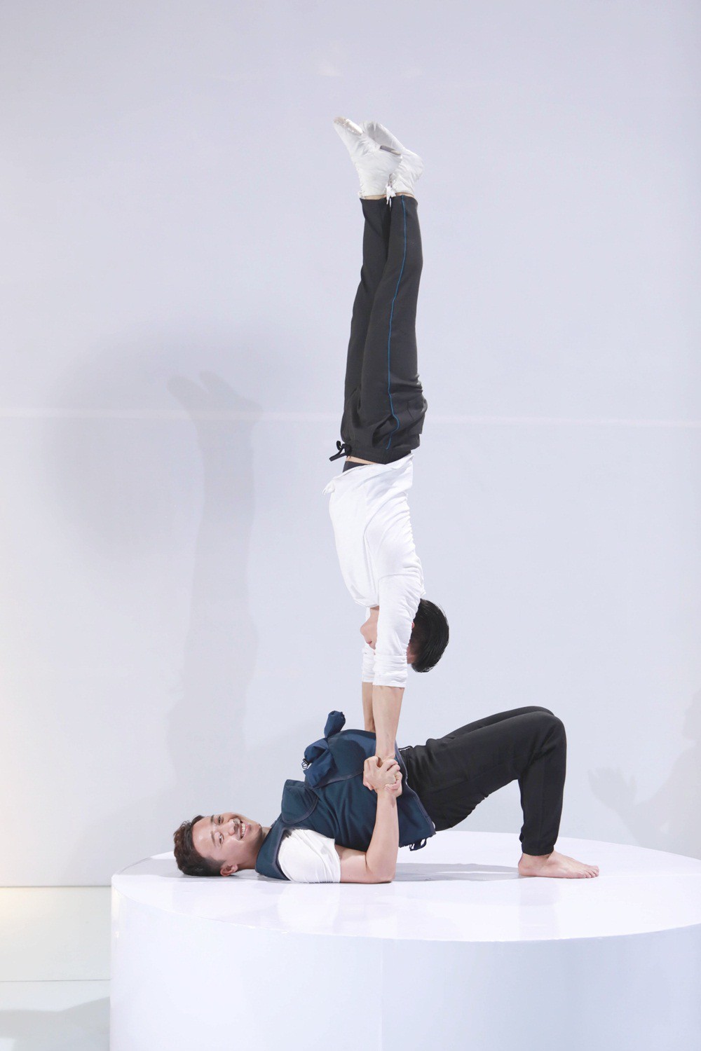 Khi đàn ông mang bầu tập 6: Hari Won ngã đau khi tập xiếc cùng Quốc Cơ - Quốc Nghiệp