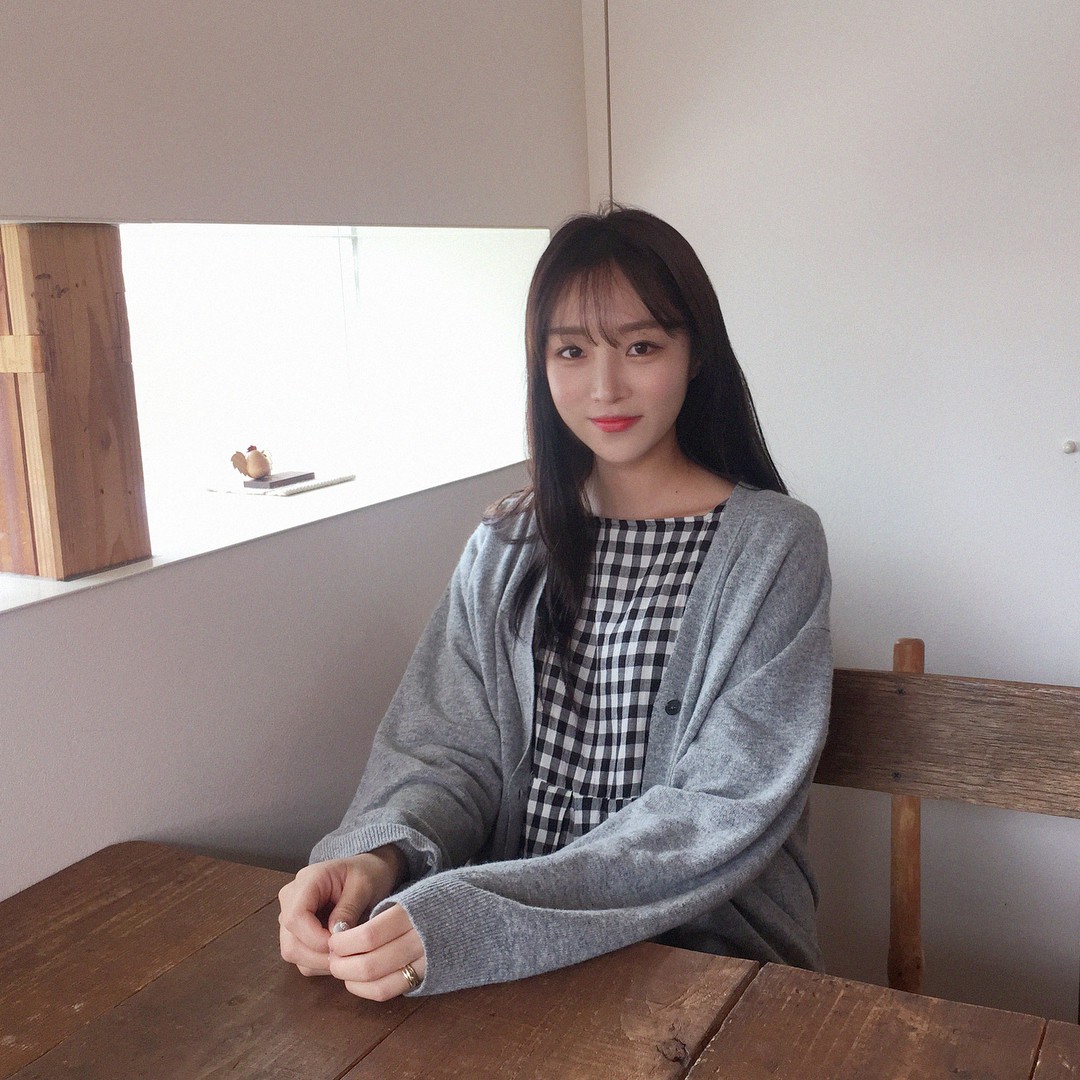 Lâu lắm mới gặp một cô bạn Hàn Quốc dễ thương kiểu tự nhiên như thế này!