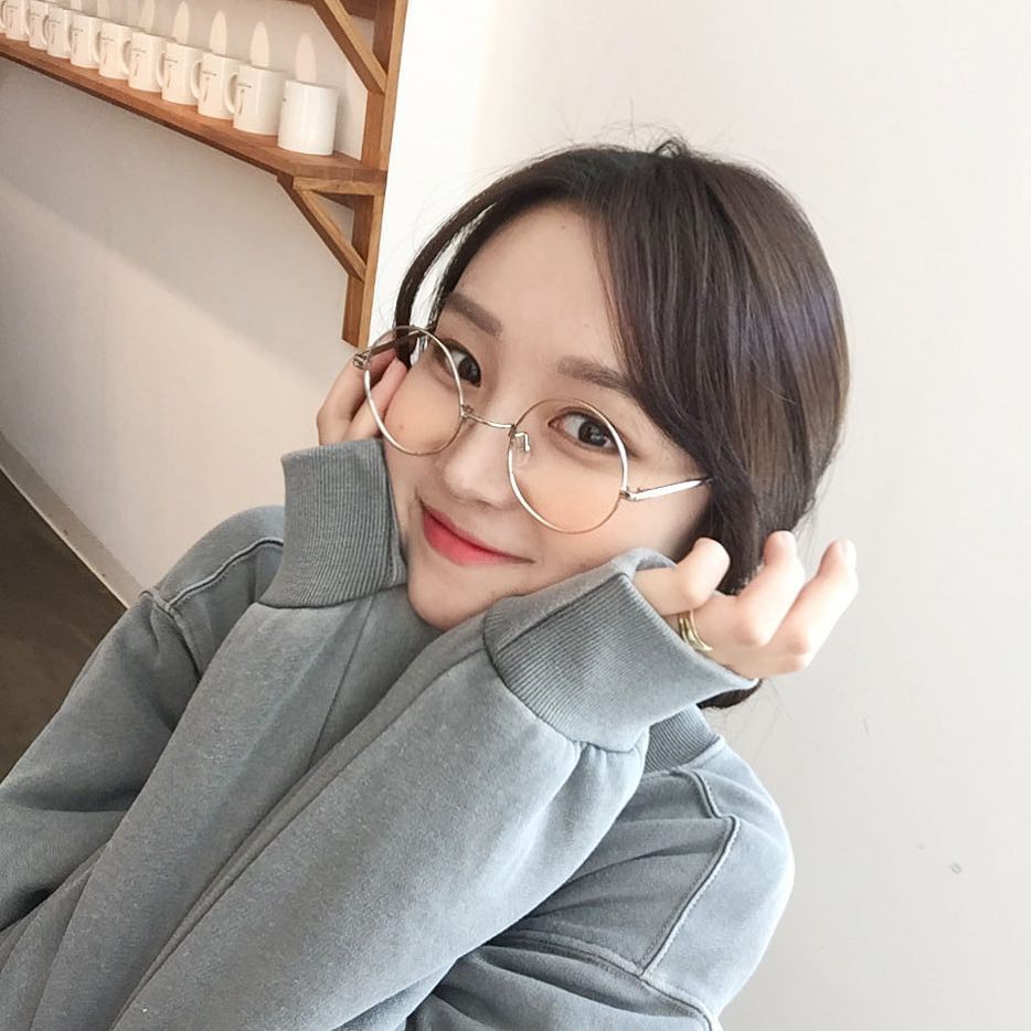 Lâu lắm mới gặp một cô bạn Hàn Quốc dễ thương kiểu tự nhiên như thế này!