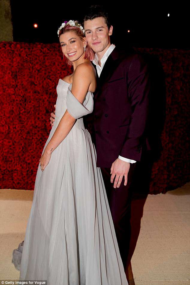 Tình cảm với Justin ngày càng sâu đậm, Hailey xóa hết dấu vết về mối quan hệ với Shawn Mendes