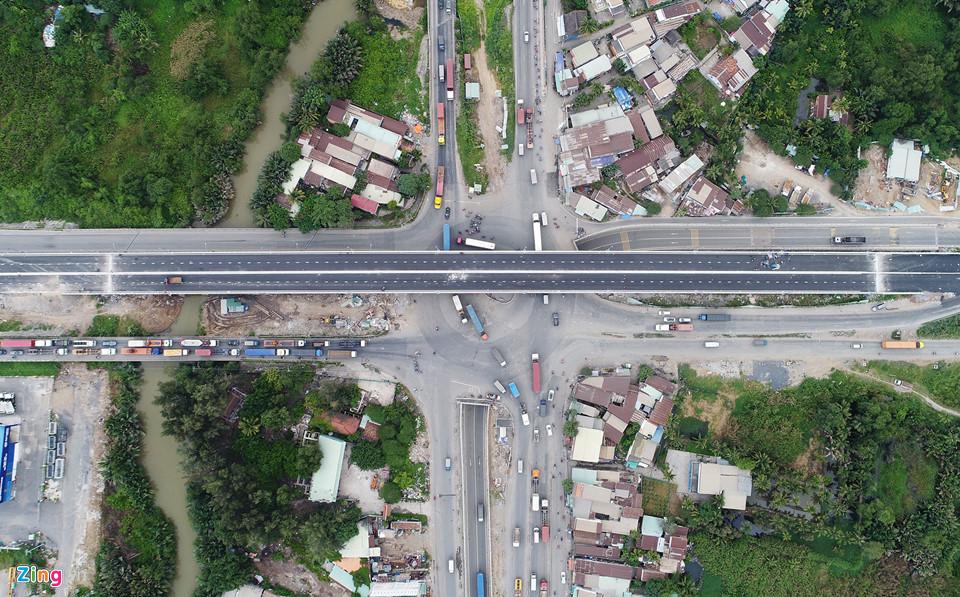 Cầu vượt nút giao Mỹ Thủy ở Sài Gòn trước giờ thông xe