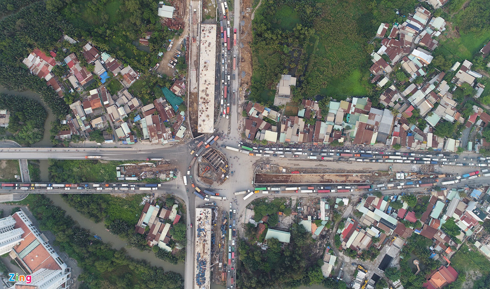Cầu vượt nút giao Mỹ Thủy ở Sài Gòn trước giờ thông xe
