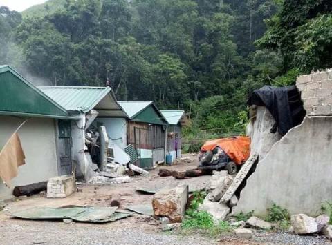 Trùm ma túy sống với cô gái khi vợ thụ án