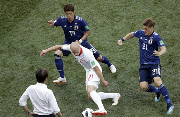 Nhật Bản vào vòng 1/8 nhờ ít hơn thẻ vàng