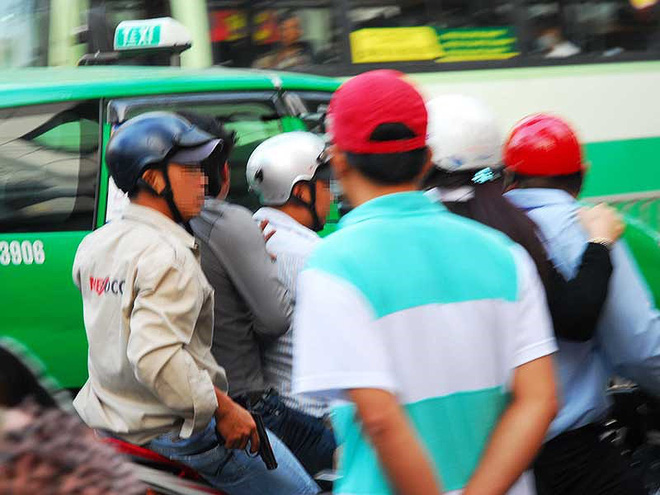 Từ 1-7, khi nào cảnh sát được nổ súng?