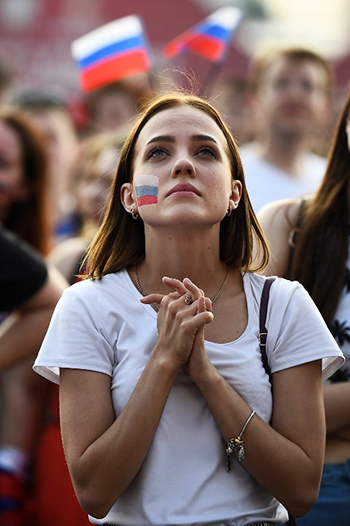 Báo Nga bị chỉ trích vì mô tả phụ nữ như gái điếm ở World Cup