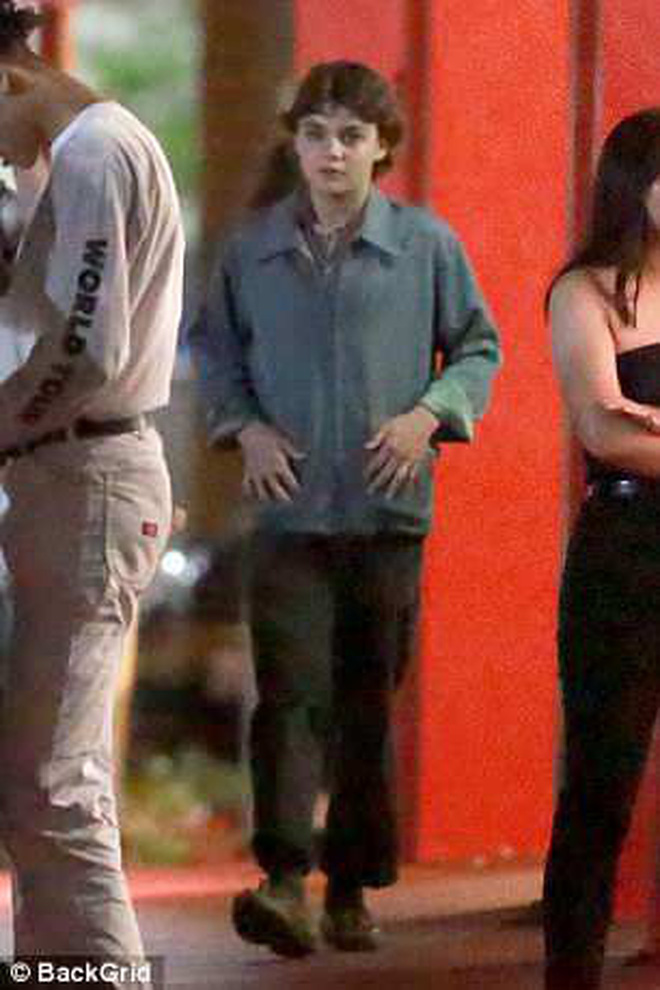 Con trai 16 tuổi của Johnny Depp bị bệnh nghiêm trọng, mẹ phải hủy dự sự kiện để đến thăm