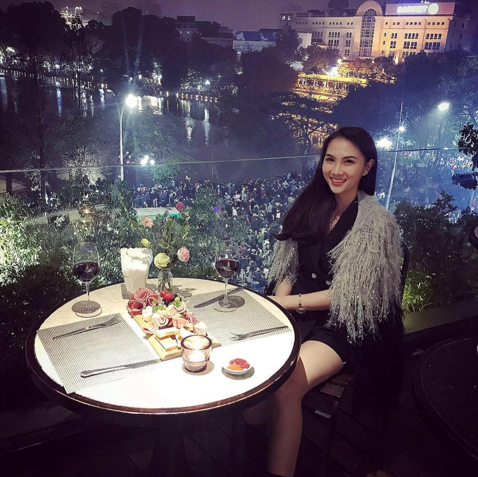 Hoa khôi Báo chí 2016: Không phải có hàng hiệu, xe sang là sẽ chảnh