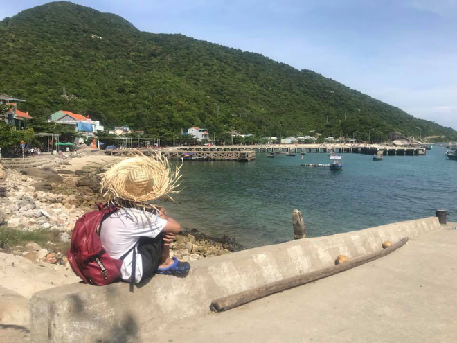 Thanh niên F.A chụp bộ ảnh Lonely man in Da Nang city khi du lịch cùng hội bạn có gấu Thanh niên F.A chụp bộ ảnh Lonely man in Da Nang city khi du lịch cùng hội bạn có gấu