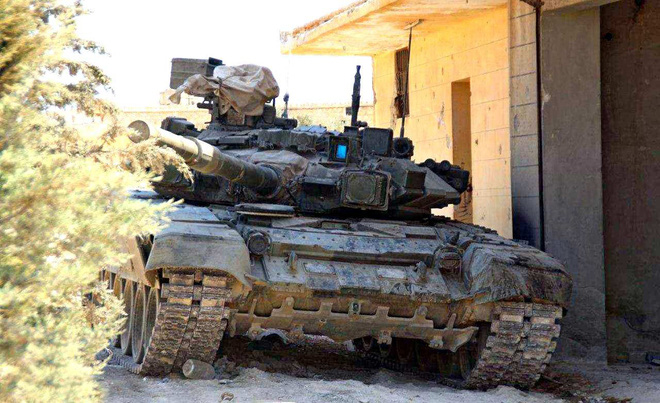 Trên chiến trường Syria, T-90 thần thánh cũng nổ tung như bao tượng đài xe tăng khác