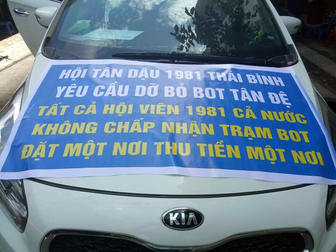 Người dân, tài xế mắc màn tại trạm BOT Tân Đệ