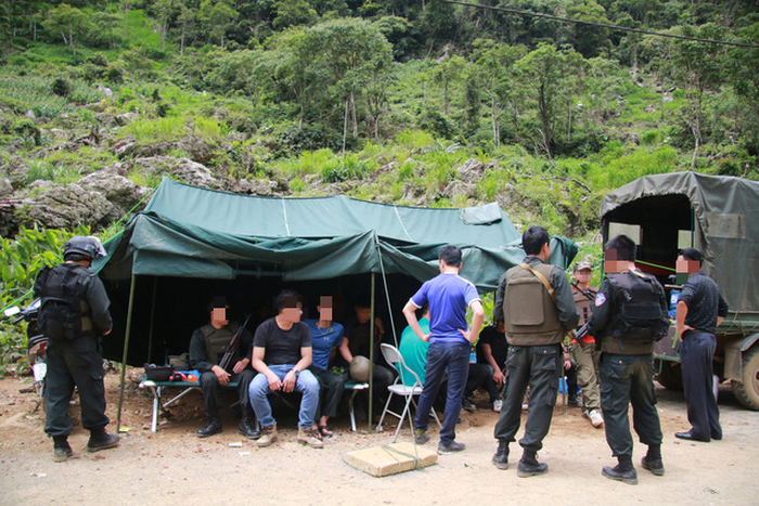 Lóng Luông vẫn nóng cuộc vây bắt 2 đối tượng cố thủ trong hầm