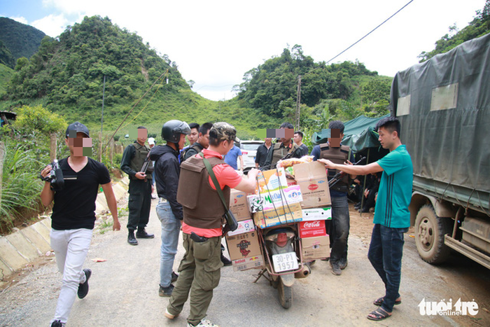 Lóng Luông vẫn nóng cuộc vây bắt 2 đối tượng cố thủ trong hầm