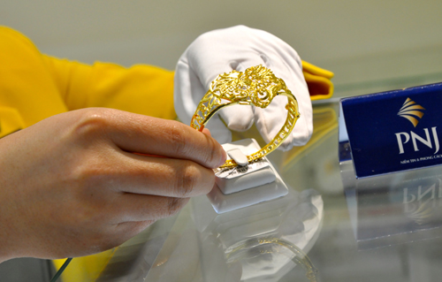 USD tiếp tục tăng, vàng trong nước sụt giảm