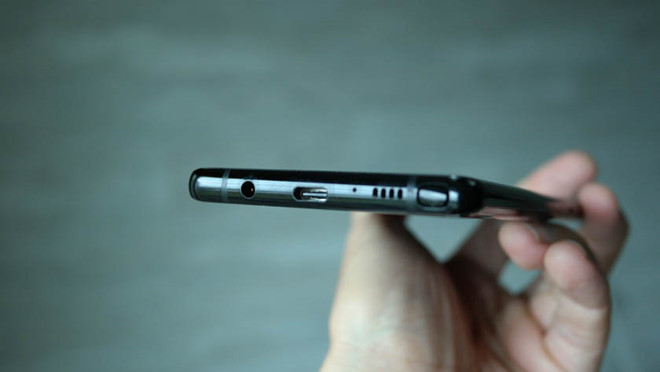 Apple muốn tạo nên tương lai smartphone không cổng kết nối