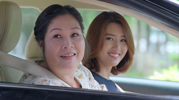 Vẻ gợi cảm đến bỏng mắt của sao nữ xinh đẹp phim Gạo nếp gạo tẻ