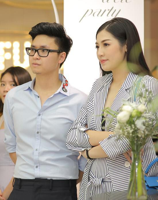 Tú Anh và ông xã tương lai lần đầu công khai xuất hiện tình tứ giữa sự kiện
