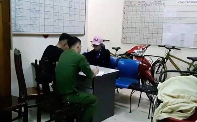 Vào Trung tâm bảo trợ,hotgirl Bella vẫn nói huyên thuyên, không cho ai động vào con