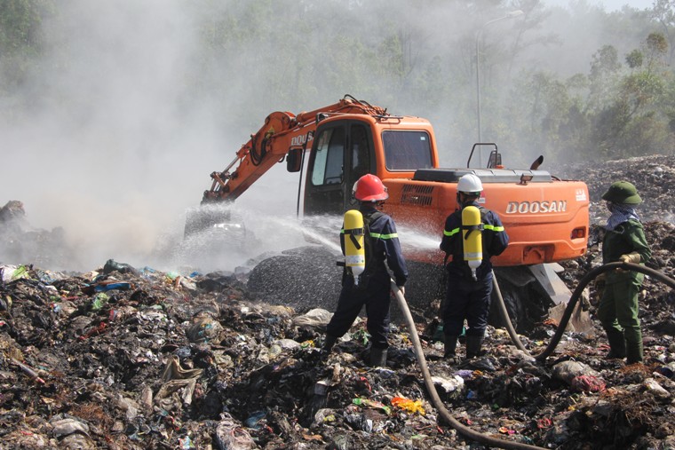 Vụ cháy bãi rác khiến 34 người nhập viện: Đám cháy đã được khống chế