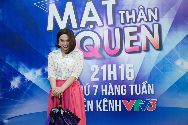 Gương mặt thân quen tập 4: Duy Khánh lo lắng bị nghỉ chơi nếu diễn không giống bạn thân Miu Lê Gương mặt thân quen tập 4: Duy Khánh lo lắng bị nghỉ chơi nếu diễn không giống bạn thân Miu Lê
