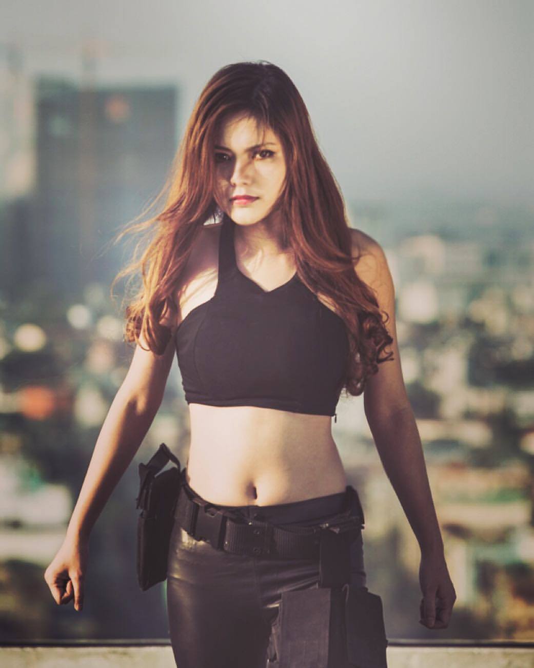 Hot girl VTV bình luận World Cup bị ném đá xuất hiện ở Quỳnh Búp Bê