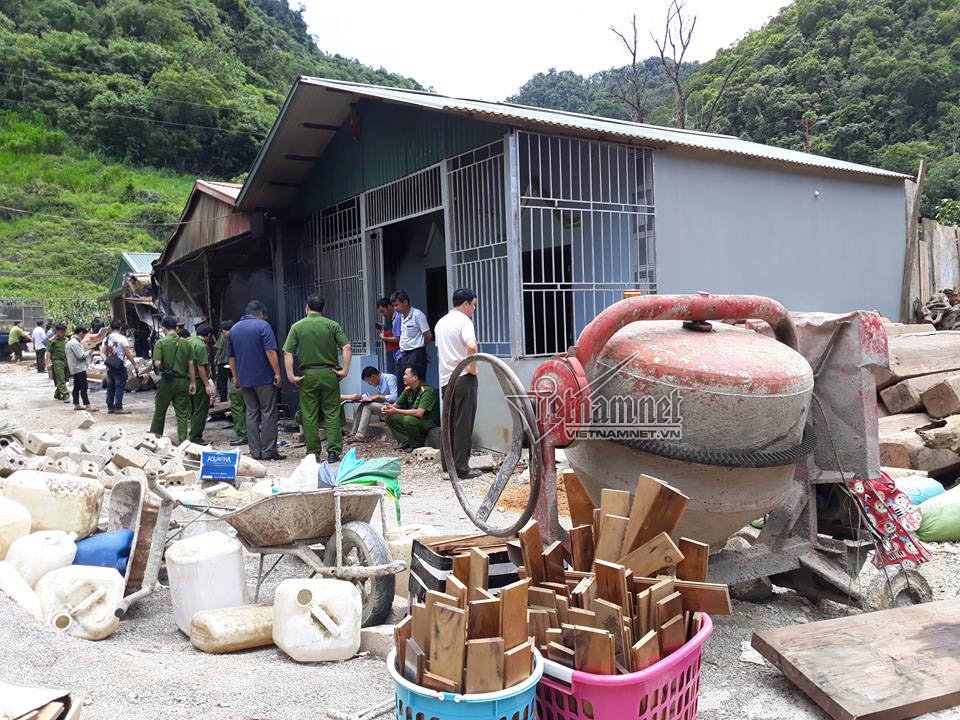 Gỗ quý chất chồng trong sào huyệt của 2 trùm ma túy Sơn La