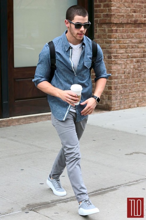 Nick Jonas: Chàng nấm lùn sát hoa hậu khéo mặc đẹp