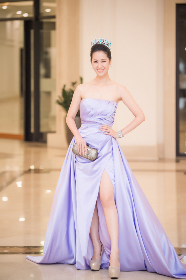 Dàn Hoa hậu, Á hậu khoe sắc trong sự kiện thời trang