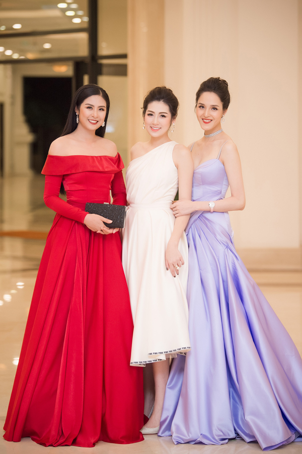Dàn Hoa hậu, Á hậu khoe sắc trong sự kiện thời trang