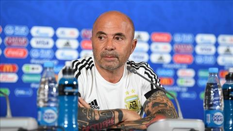 Jorge Sampaoli không từ chức dù ĐT Argentina bị loại