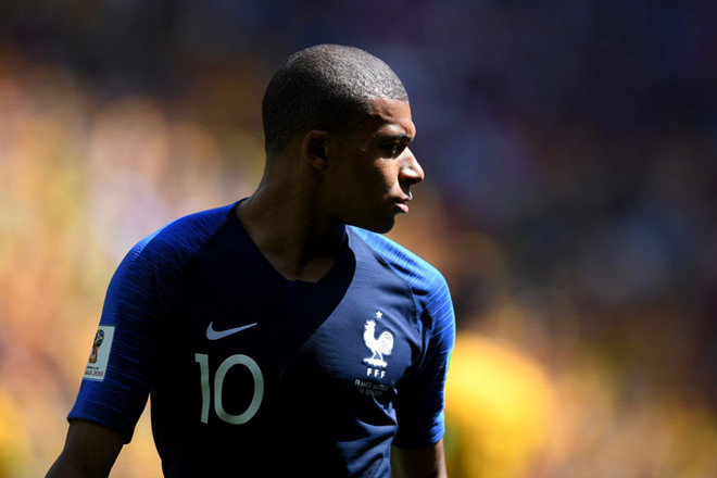 Kylian Mbappe: Thần tượng Ronaldo, và giờ là lật đổ Messi