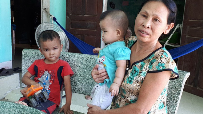 Bắt cả trẻ đang bú đóng tiền xây dựng nông thôn mới