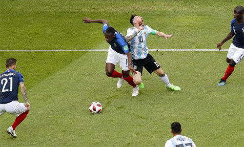 Pháp mất trụ cột tuyến giữa ở tứ kết