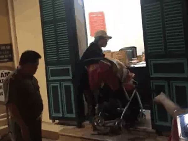 Không thể cách ly Bella với con trai