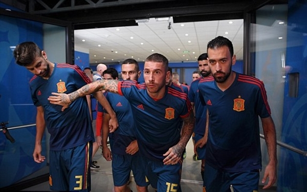 Nga thắng Tây Ban Nha trên chấm luân lưu